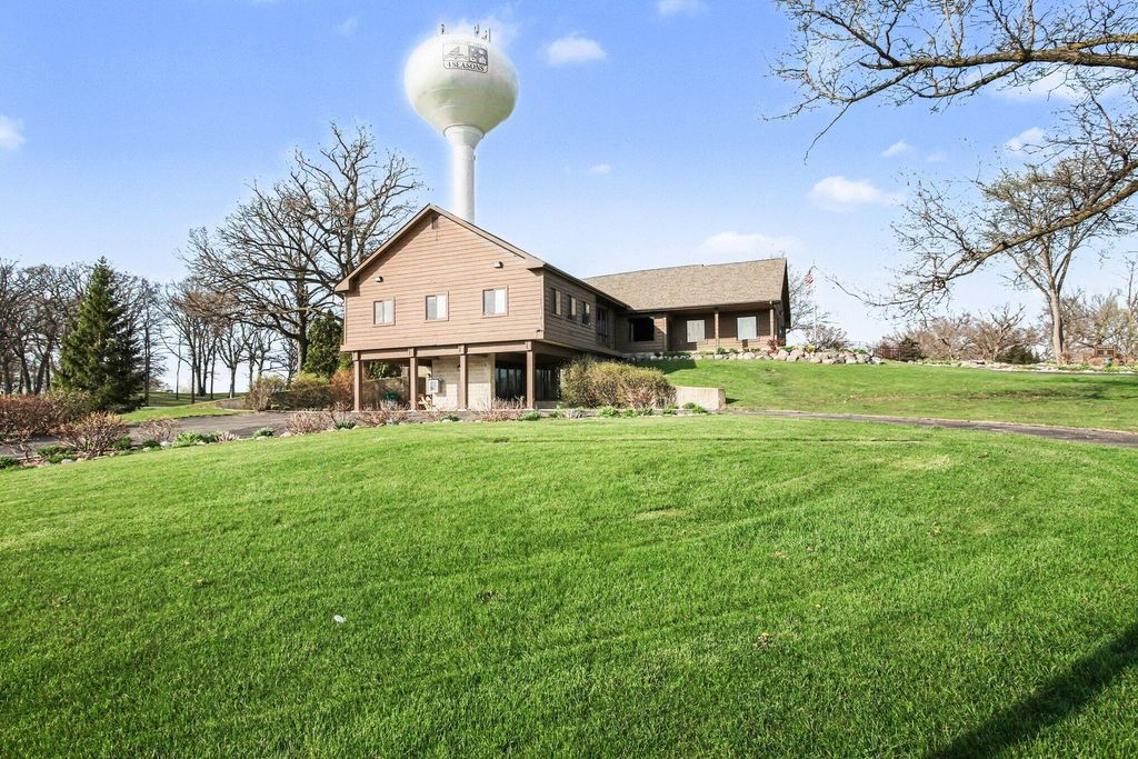 Photo of 2020 Lakewood Place, Crown Point, IN 46307 (MLS # 837159)