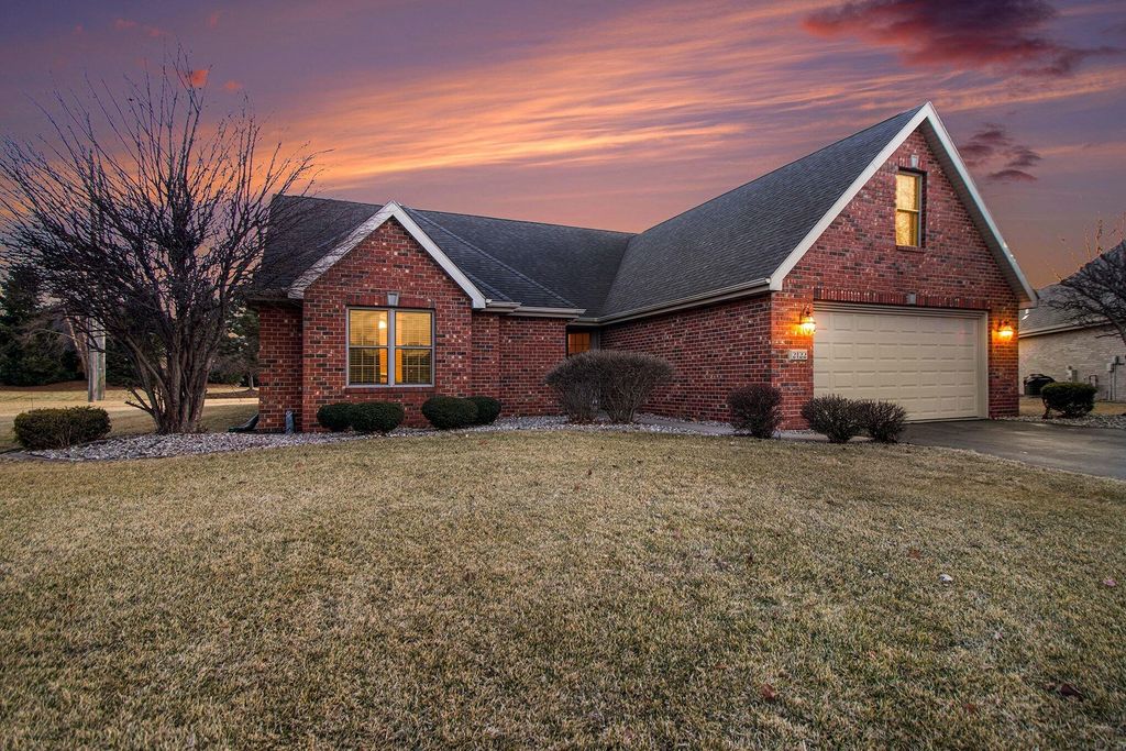 Photo of 2122 Teakwood Circle, Highland, IN 46322 (MLS # 834807)