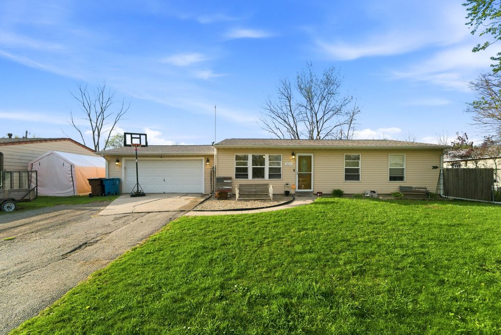 Photo of 427 Nantucket Road, Valparaiso, IN 46385 (MLS # 837293)