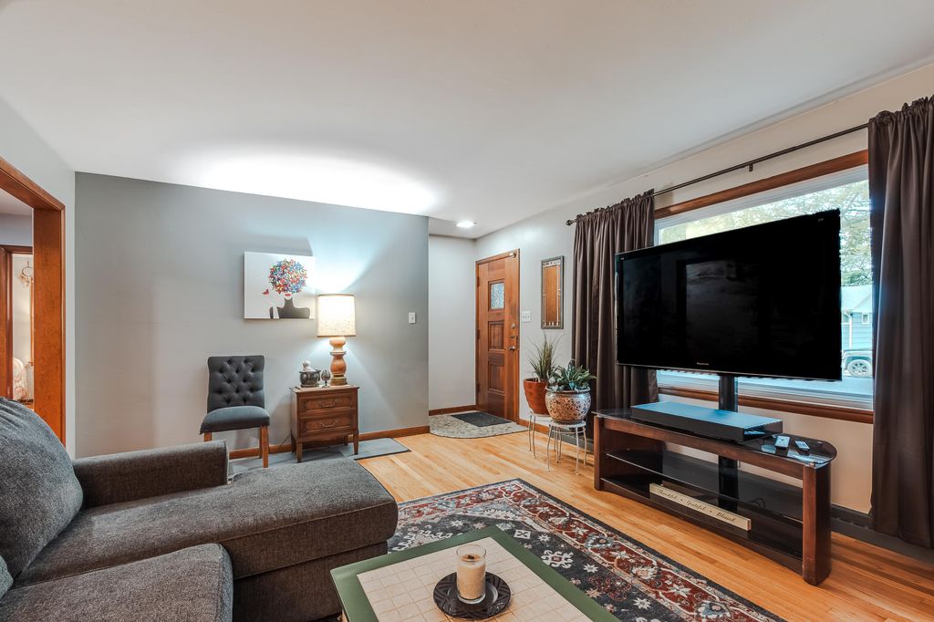 Photo of 720 Hoyt Street, Michigan City, IN 46360 (MLS # 829458)