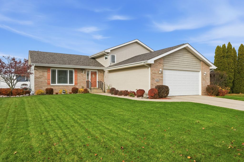 Photo of 6586 Falcon Drive, Schererville, IN 46375 (MLS # 831308)