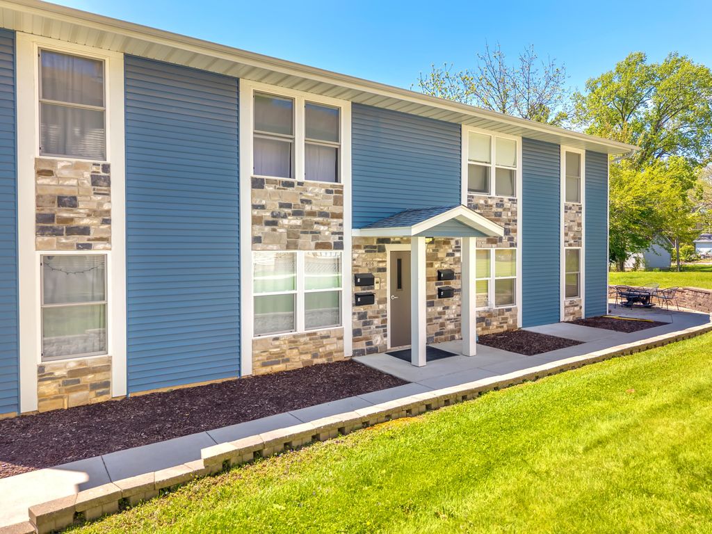 Photo of 606 Monroe Street #1-4, Valparaiso, IN 46383 (MLS # 838706)