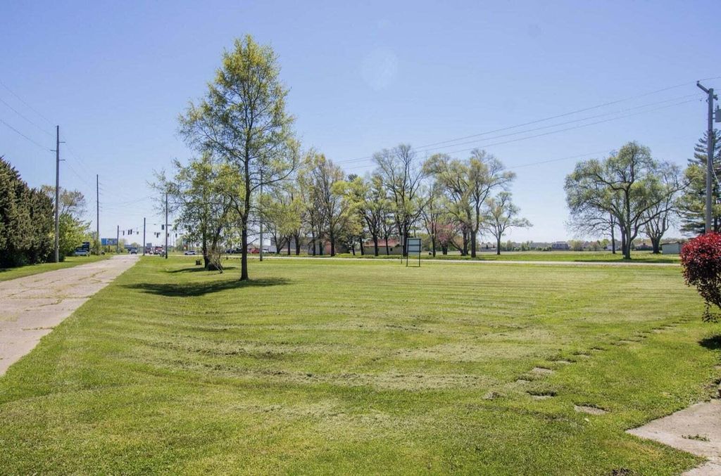 Photo of 206 U.s. 231, Crown Point, IN 46307 (MLS # 839027)