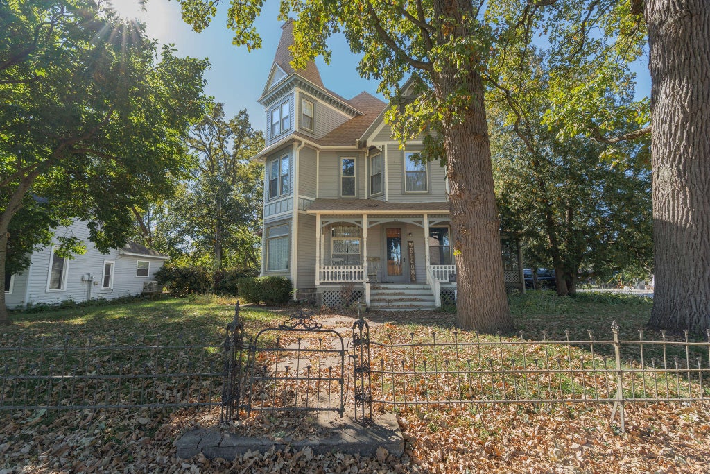 Photo of 228 N Front Street, Rensselaer, IN 47978 (MLS # 847205)
