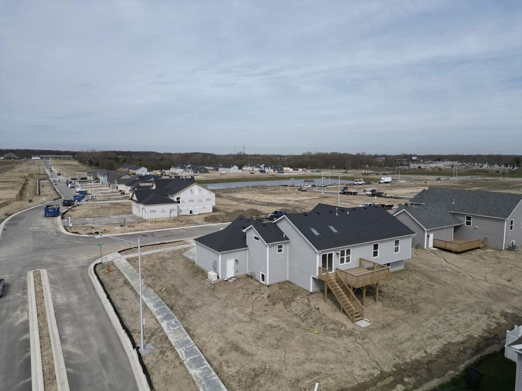 Photo of 8246 Dylan Drive, Merrillville, IN 46410 (MLS # 832752)