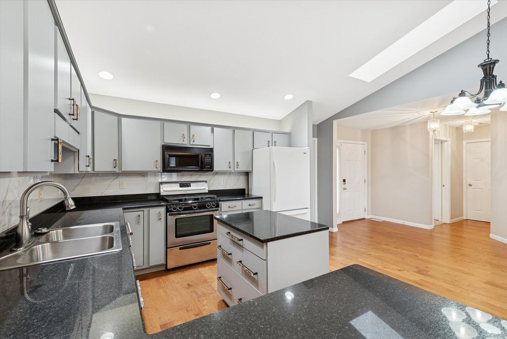 Photo of 374 Glenallyn Drive, Valparaiso, IN 46383 (MLS # 831656)