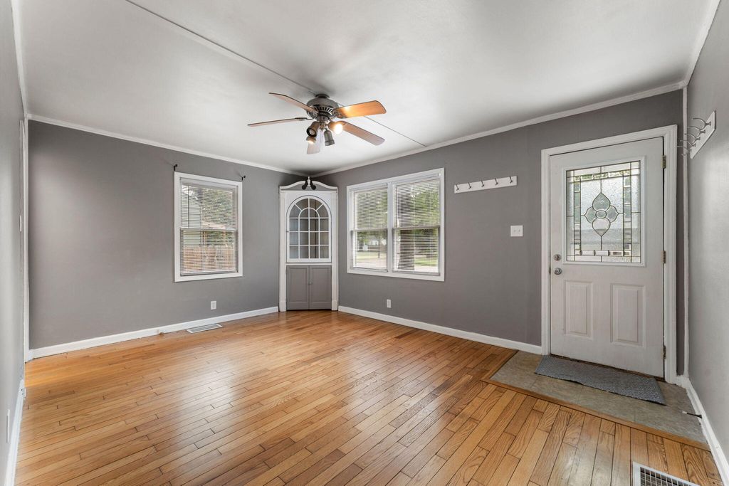 Photo of 112 Chesterton Boulevard, Chesterton, IN 46304 (MLS # 840551)