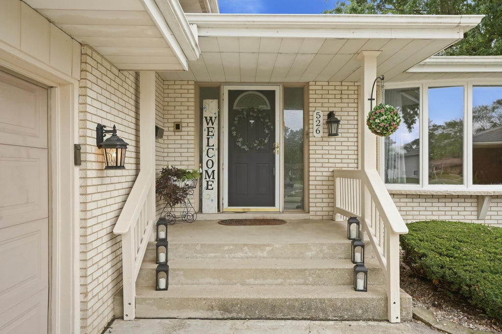 Photo of 526 Cedar Court, Munster, IN 46321 (MLS # 845754)