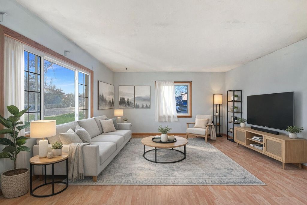 Photo of 703 N Glenwood Avenue, Griffith, IN 46319 (MLS # 834320)