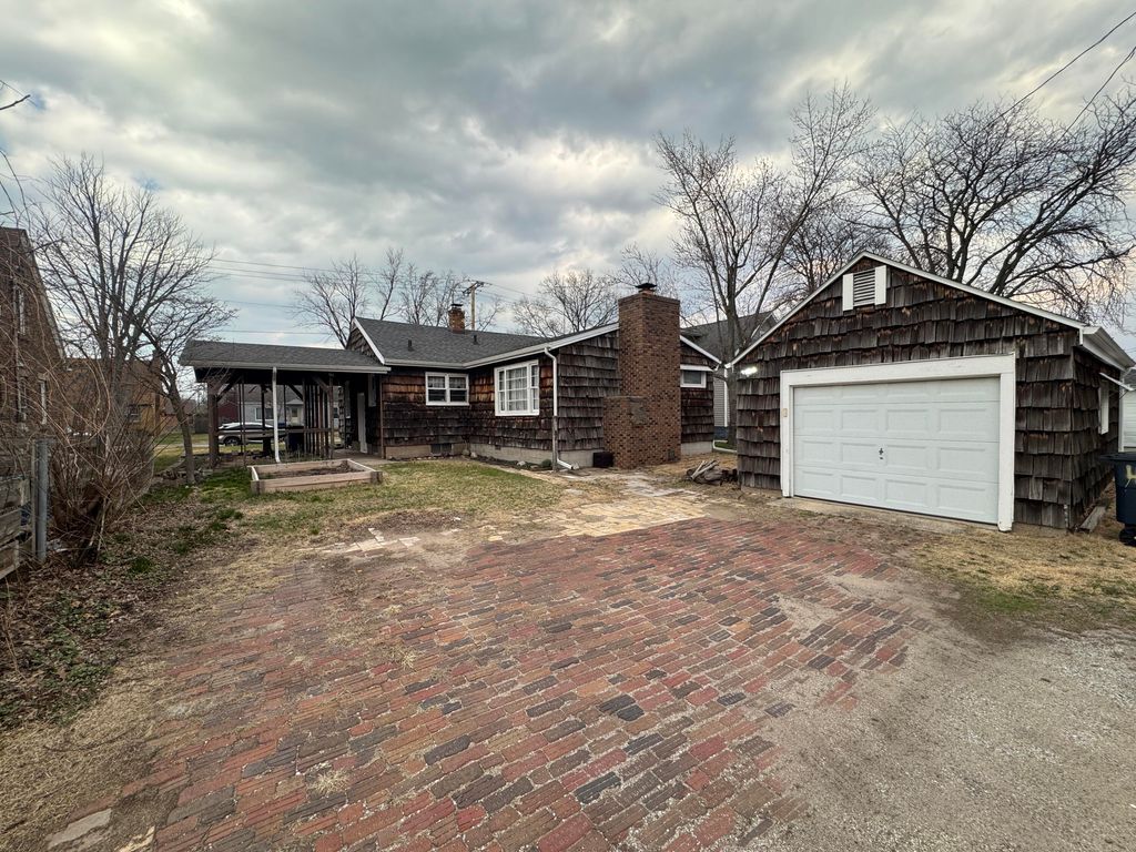 Photo of 405 Madison Street, Michigan City, IN 46360 (MLS # 836281)