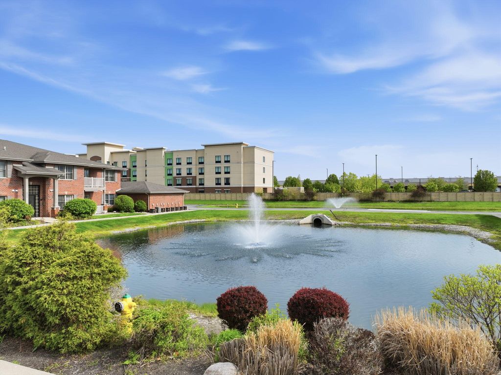 Photo of 607 Cambridge Court #1b, Munster, IN 46321 (MLS # 838197)