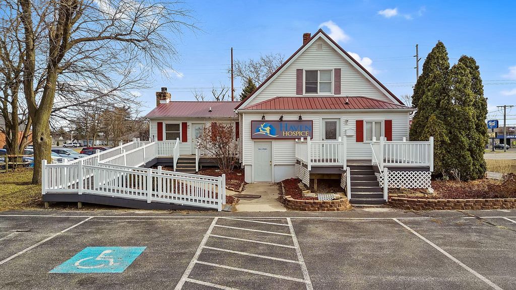 Photo of 1114 S Halleck Street, DeMotte, IN 46310 (MLS # 832784)