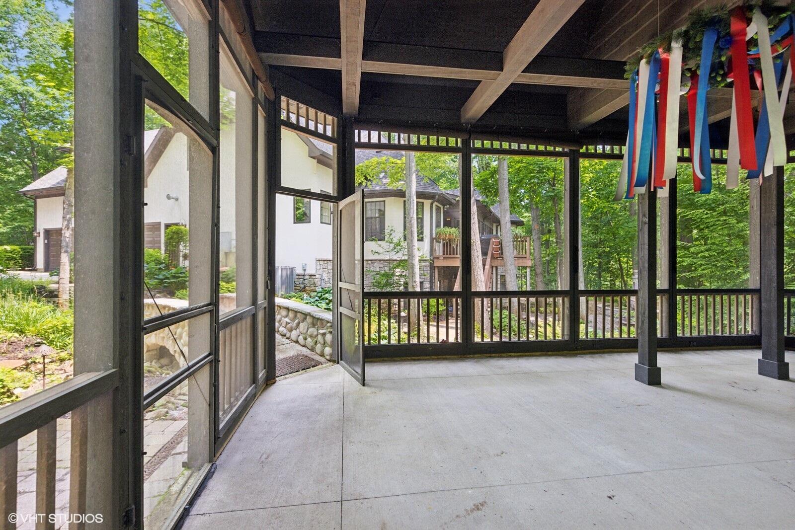 222 Crabapple Lane