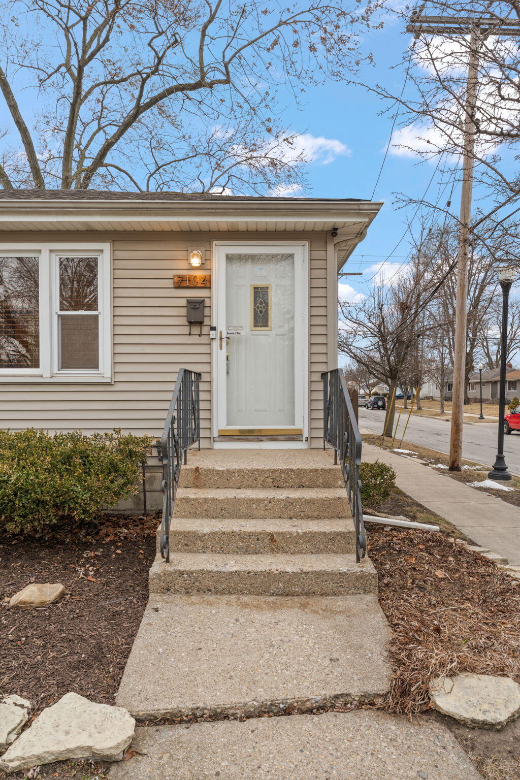 7104 Northcote Avenue