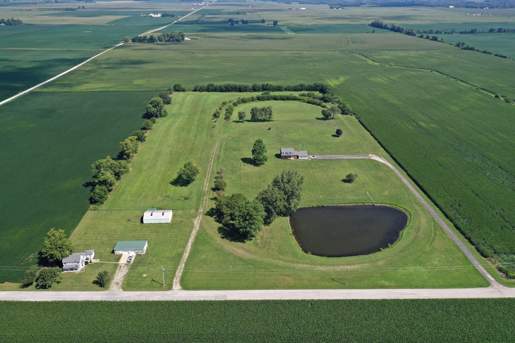 Photo of 1010 W Amsler Road, Rensselaer, IN 47978 (MLS # 845731)
