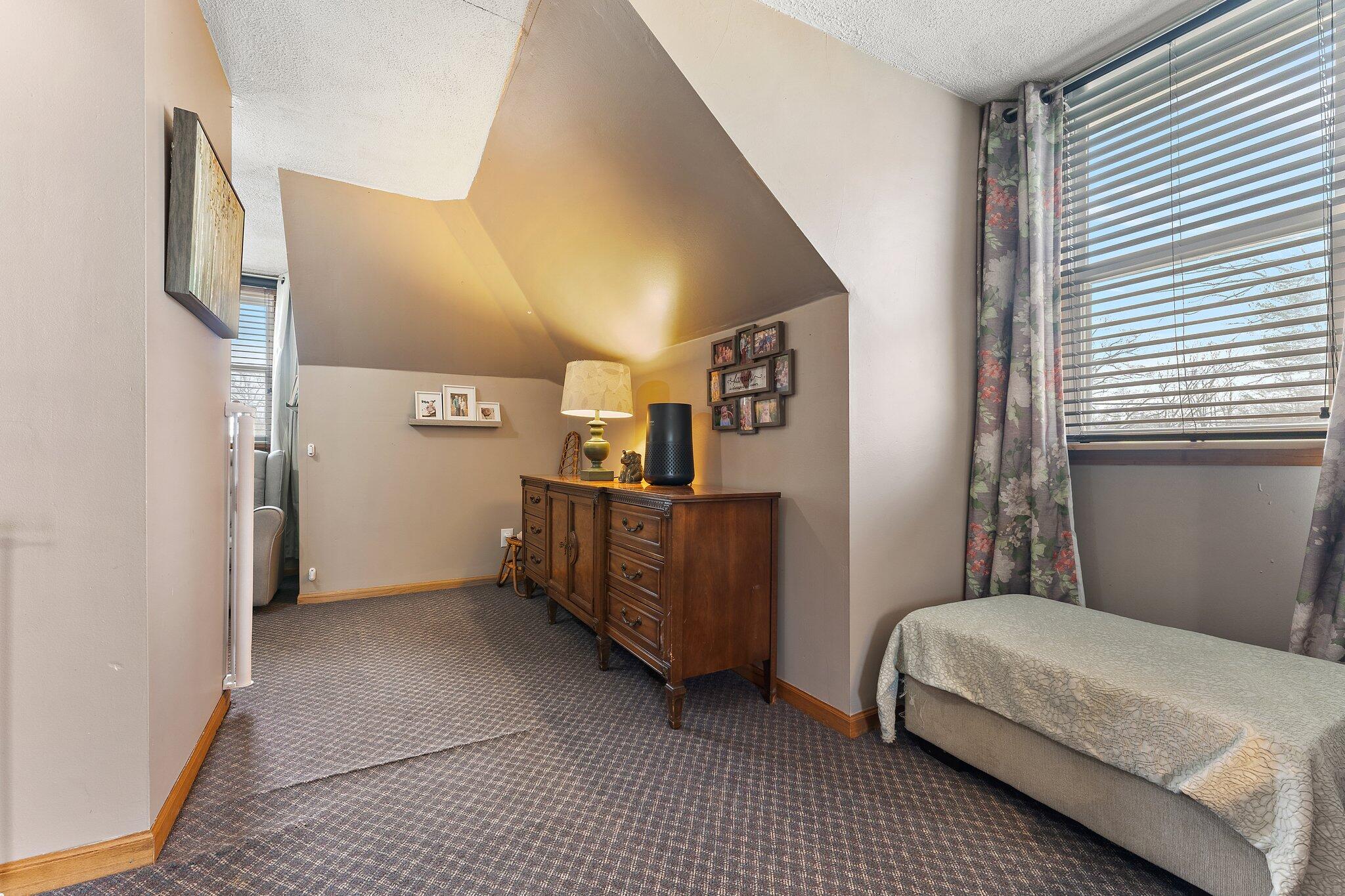 Kouts, Indiana 46347, United States, 3 Bedrooms Bedrooms, ,2 BathroomsBathrooms,Residential,Active,96262