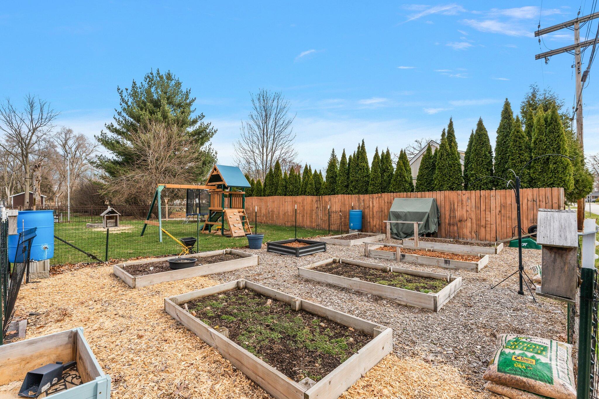 Kouts, Indiana 46347, United States, 3 Bedrooms Bedrooms, ,2 BathroomsBathrooms,Residential,Active,96262