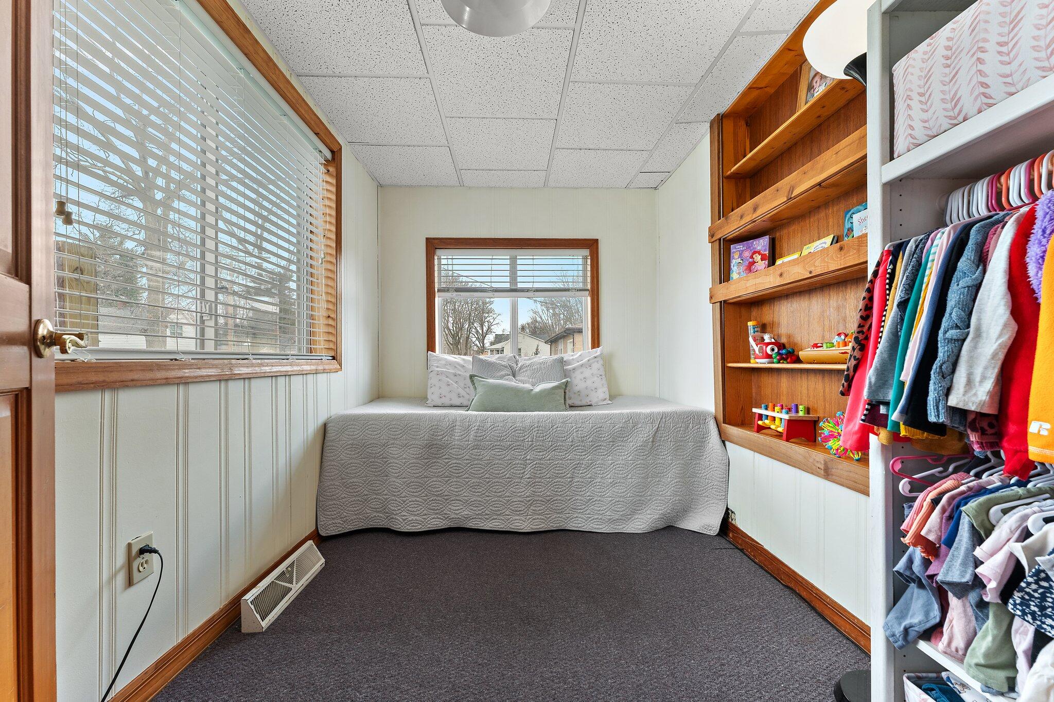 Kouts, Indiana 46347, United States, 3 Bedrooms Bedrooms, ,2 BathroomsBathrooms,Residential,Active,96262