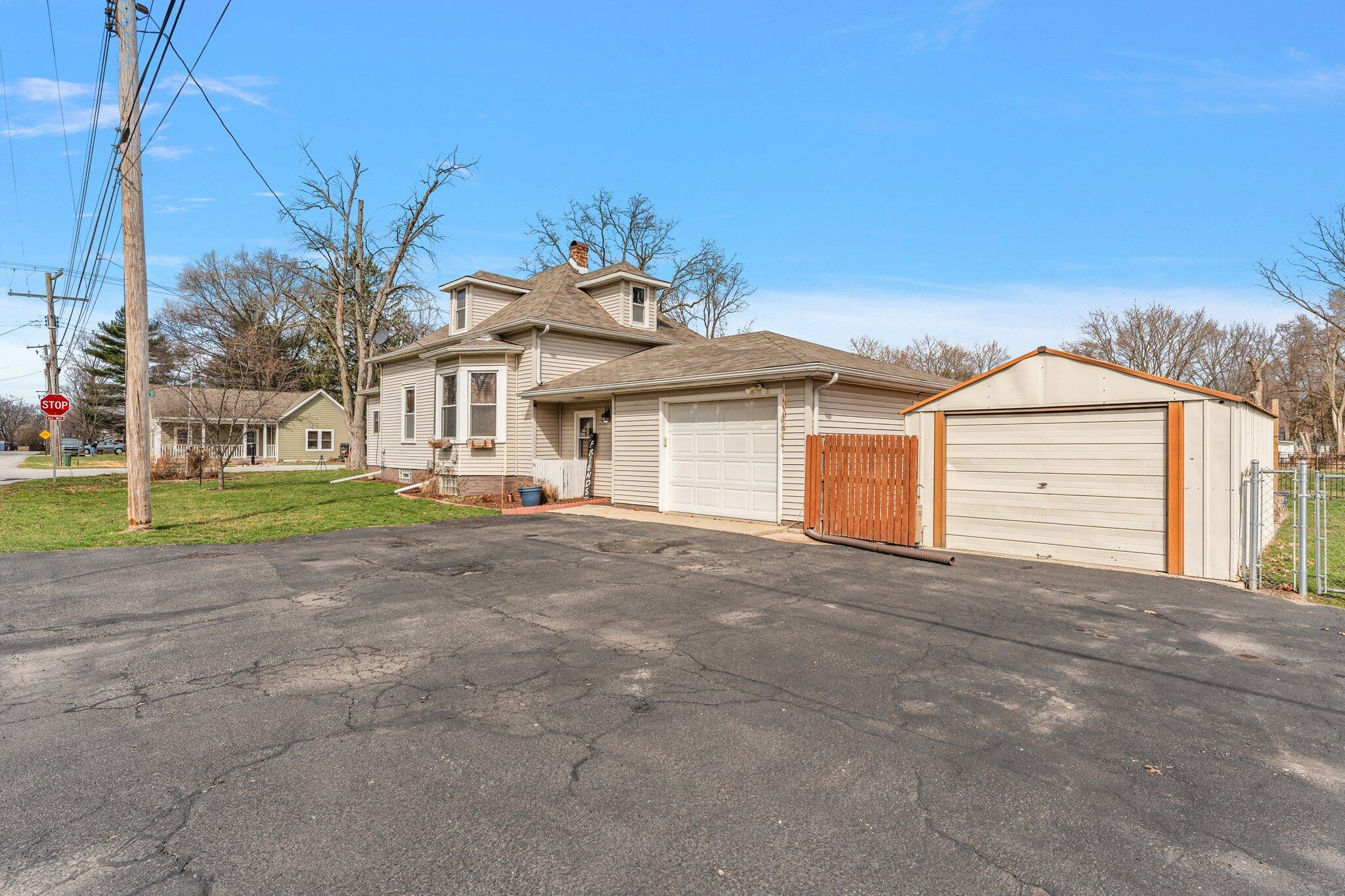 Kouts, Indiana 46347, United States, 3 Bedrooms Bedrooms, ,2 BathroomsBathrooms,Residential,Active,96262