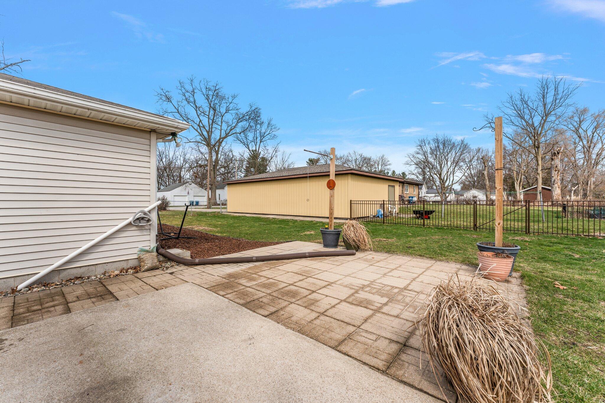 Kouts, Indiana 46347, United States, 3 Bedrooms Bedrooms, ,2 BathroomsBathrooms,Residential,Active,96262