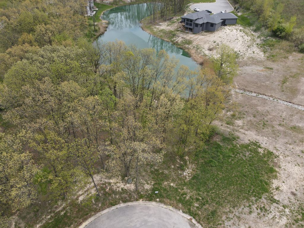 Photo of 31 Davidano Court, Crown Point, IN 46307 (MLS # 831386)