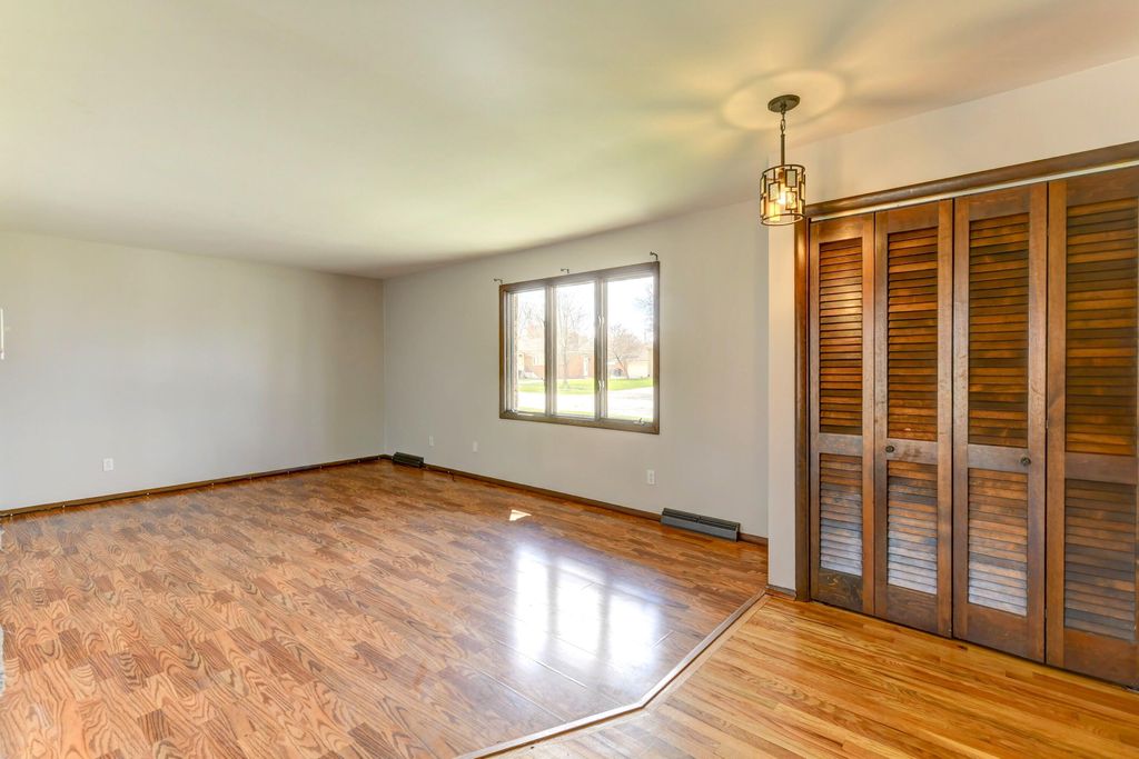 Photo of 8029 Jefferson Avenue, Munster, IN 46321 (MLS # 836782)