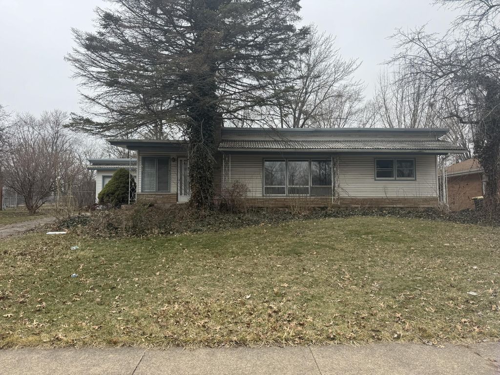 Photo of 1501 Lafayette Street, Valparaiso, IN 46383 (MLS # 836398)