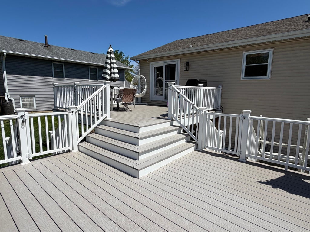 Photo of 3203 Parker Drive, Valparaiso, IN 46383 (MLS # 847244)