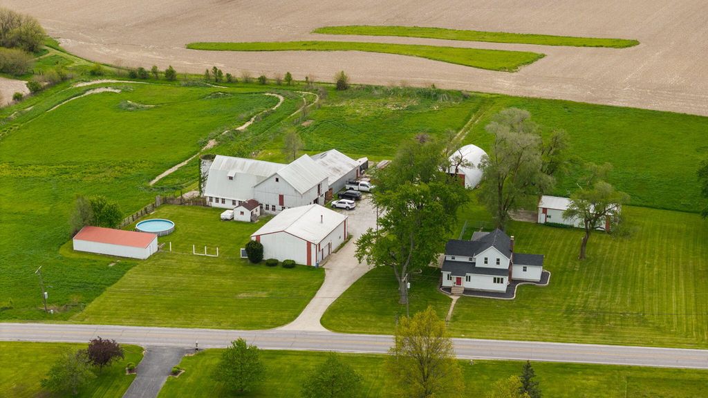 Photo of 13933 W 135th Avenue, Cedar Lake, IN 46303 (MLS # 838896)