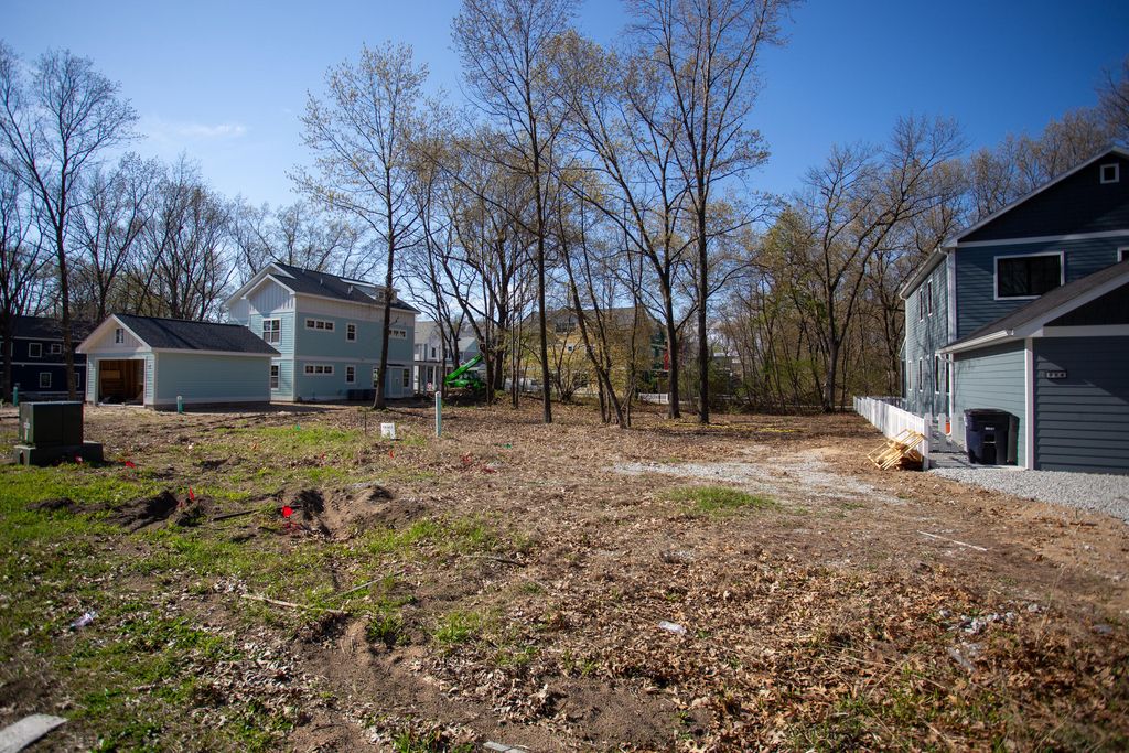 Photo of 822 Washington Park Blvd, Michigan City, IN 46360 (MLS # 837938)