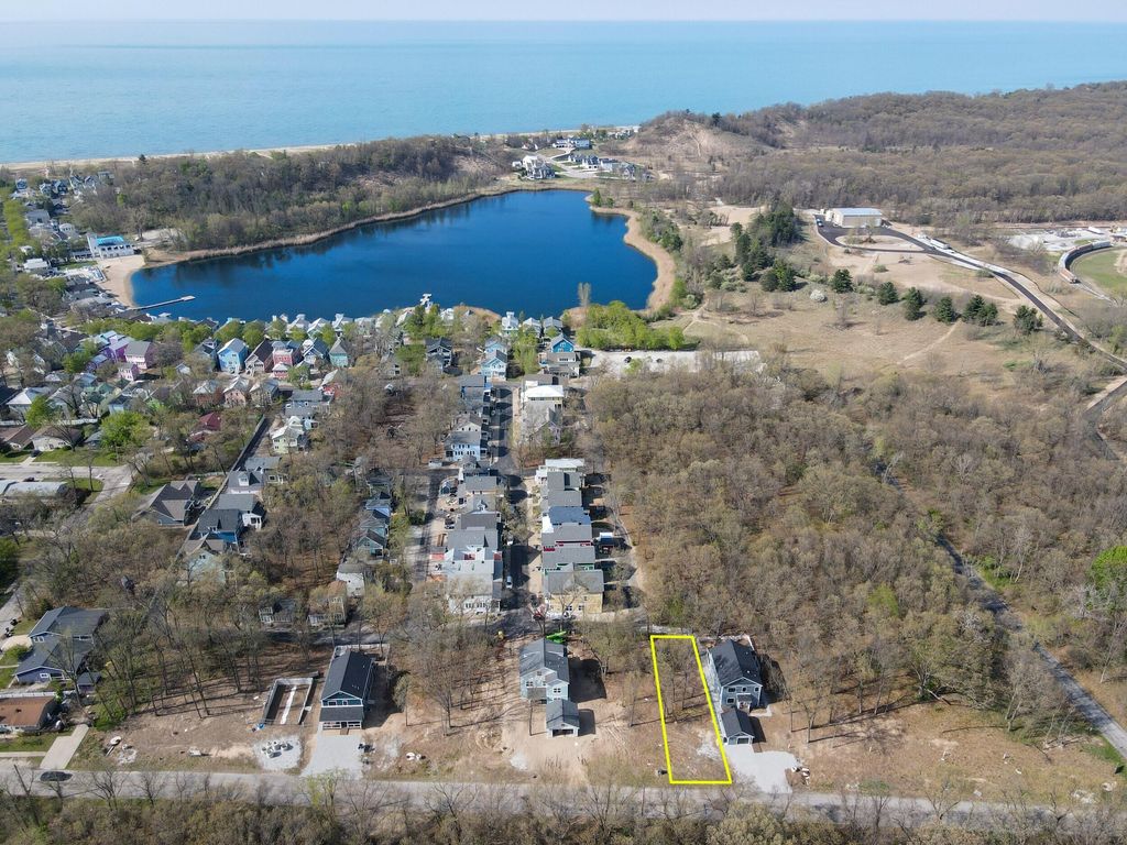 Photo of 822 Washington Park Blvd, Michigan City, IN 46360 (MLS # 837938)