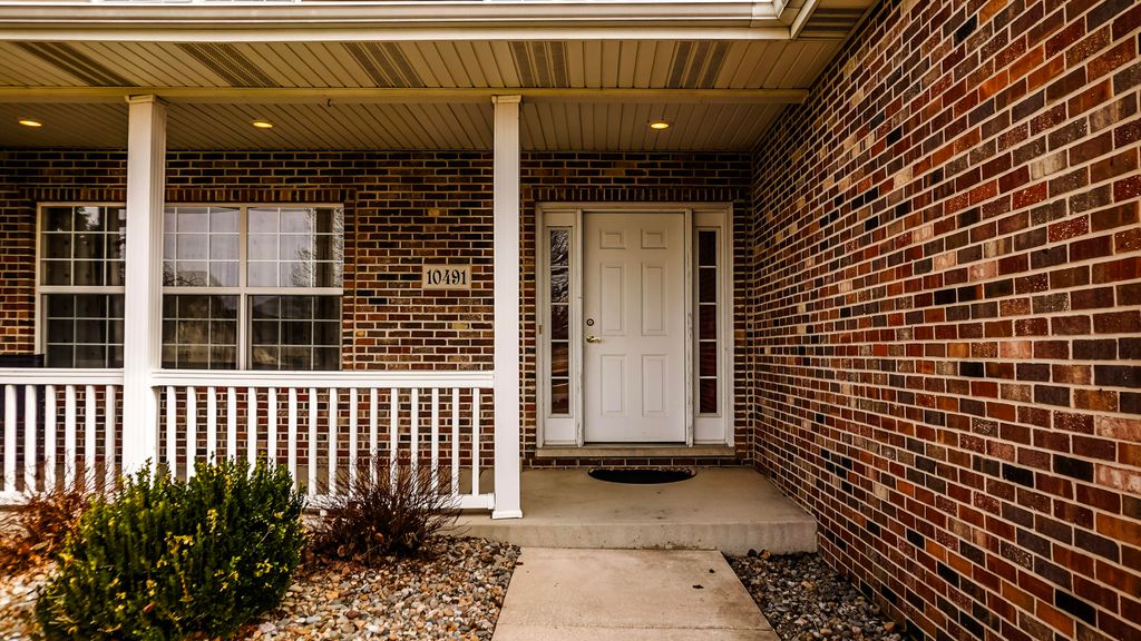 Photo of 10491 Pike Street, Crown Point, IN 46307 (MLS # 834742)