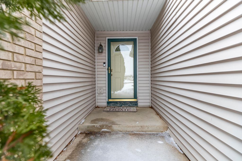 Photo of 990 W 87th Avenue, Merrillville, IN 46410 (MLS # 833730)