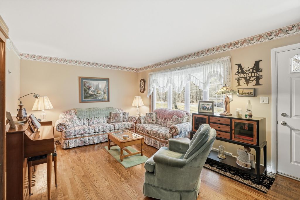 Photo of 8951 State Line Road, Dyer, IN 46311 (MLS # 836214)