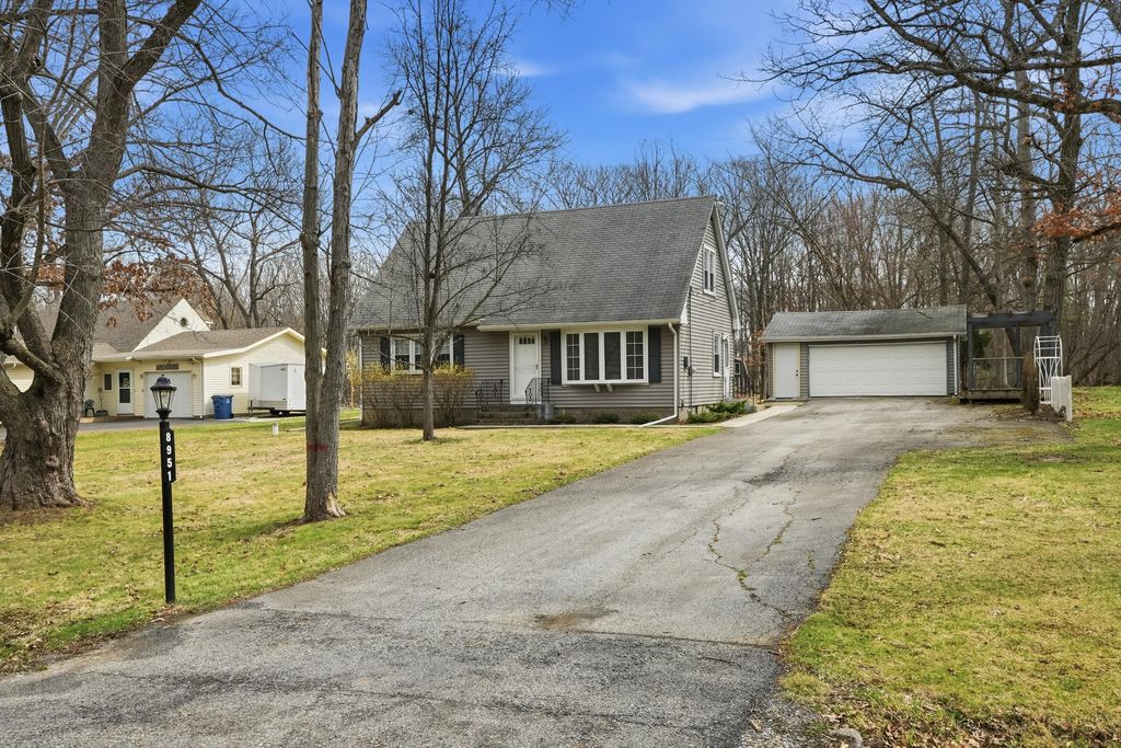Photo of 8951 State Line Road, Dyer, IN 46311 (MLS # 836214)