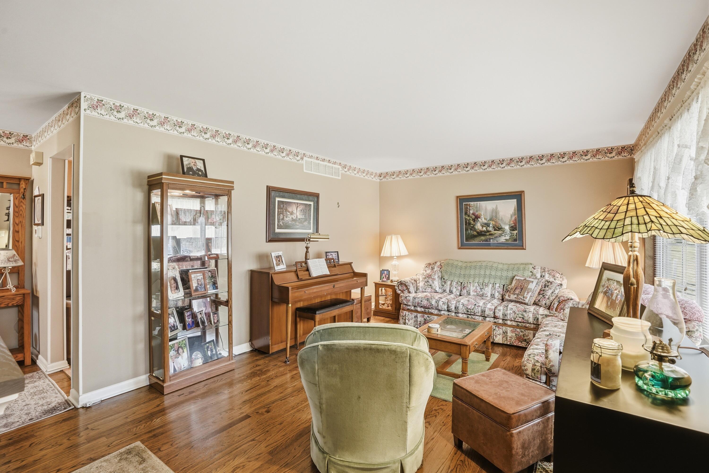 8951 State Line Road