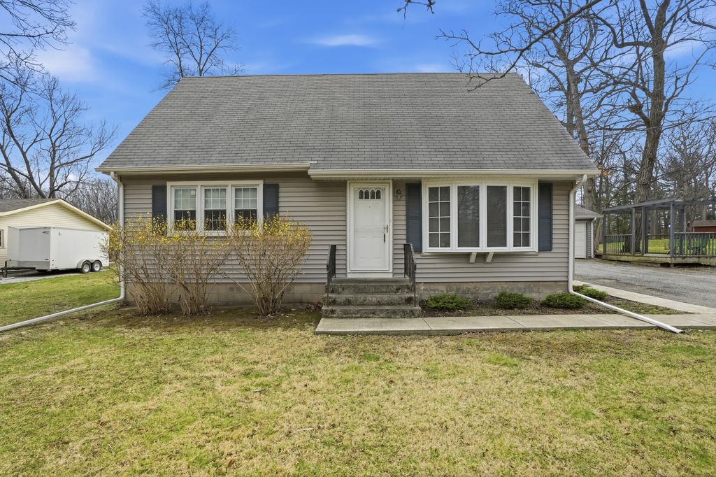 Photo of 8951 State Line Road, Dyer, IN 46311 (MLS # 836214)