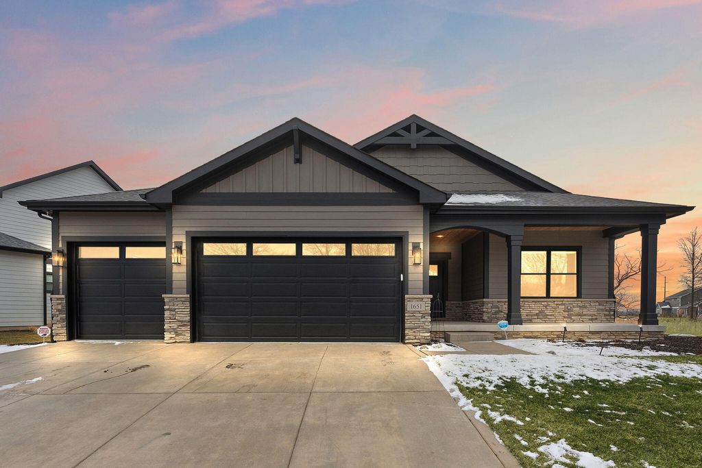 Photo of 1651 Forest Ridge Drive, Valparaiso, IN 46385 (MLS # 834681)