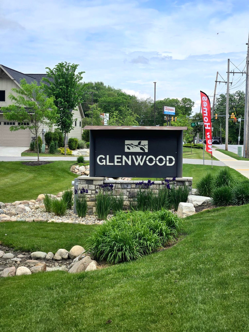 Photo of 1916 W Woodglen Circle, Valparaiso, IN 46383 (MLS # 845738)