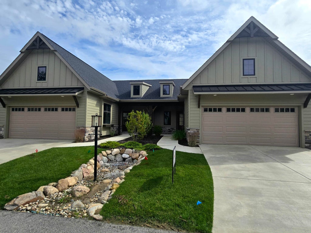 Photo of 1916 W Woodglen Circle, Valparaiso, IN 46383 (MLS # 845738)