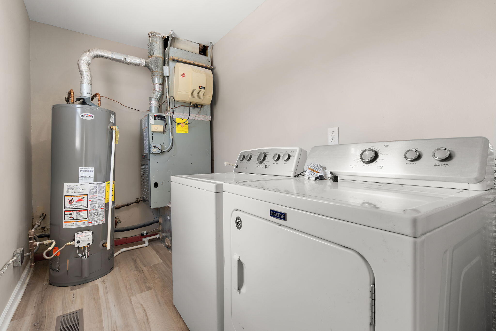 Hobart, Indiana 46342, United States, 3 Bedrooms Bedrooms, ,1 BathroomBathrooms,Residential,Active,225230