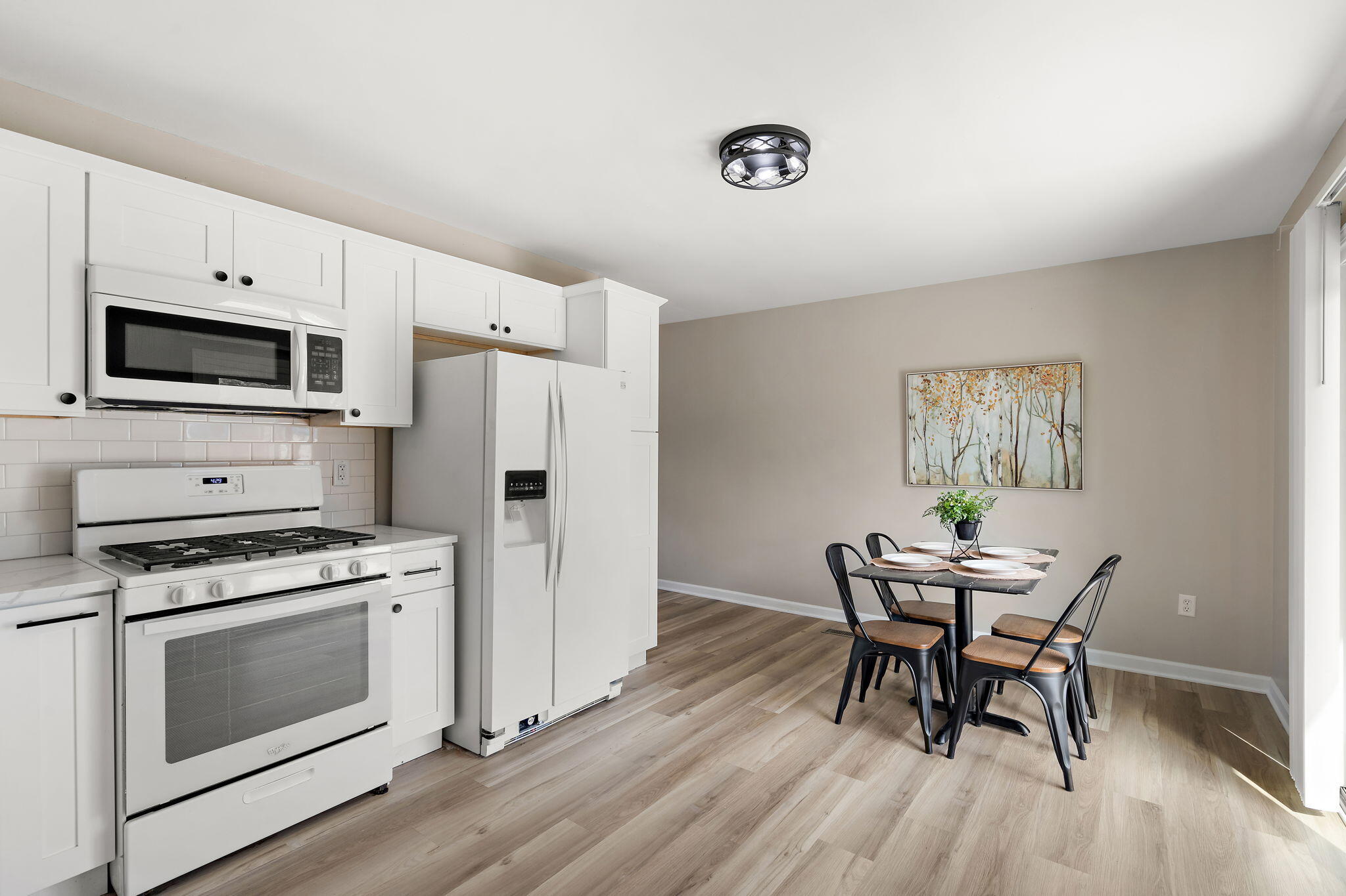 Hobart, Indiana 46342, United States, 3 Bedrooms Bedrooms, ,1 BathroomBathrooms,Residential,Active,225230