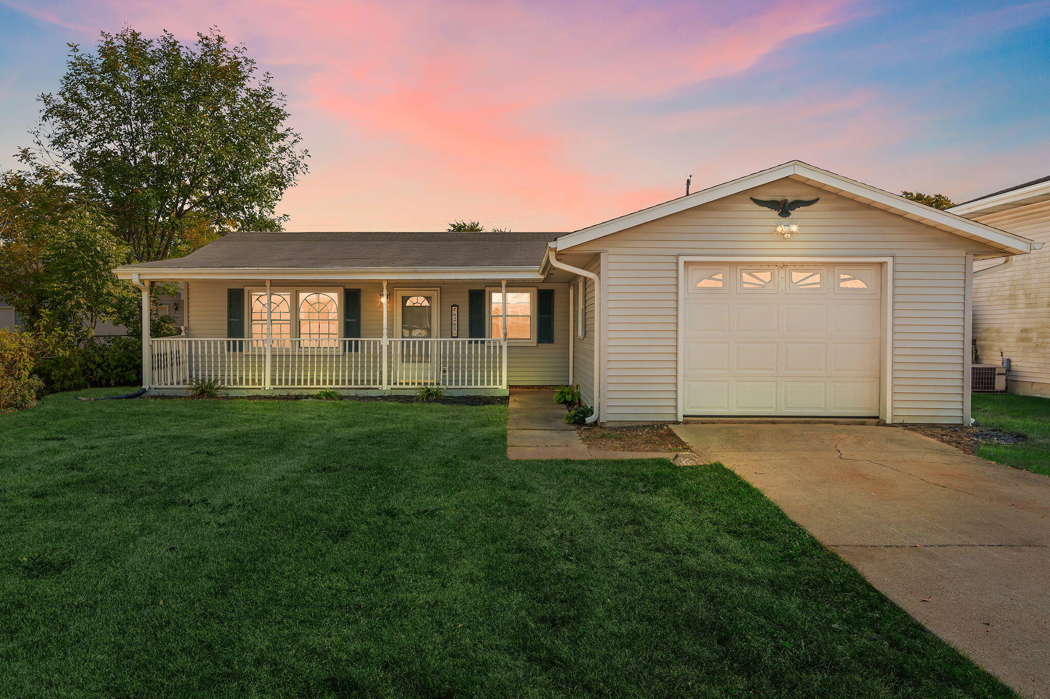 Hobart, Indiana 46342, United States, 3 Bedrooms Bedrooms, ,1 BathroomBathrooms,Residential,Active,225230