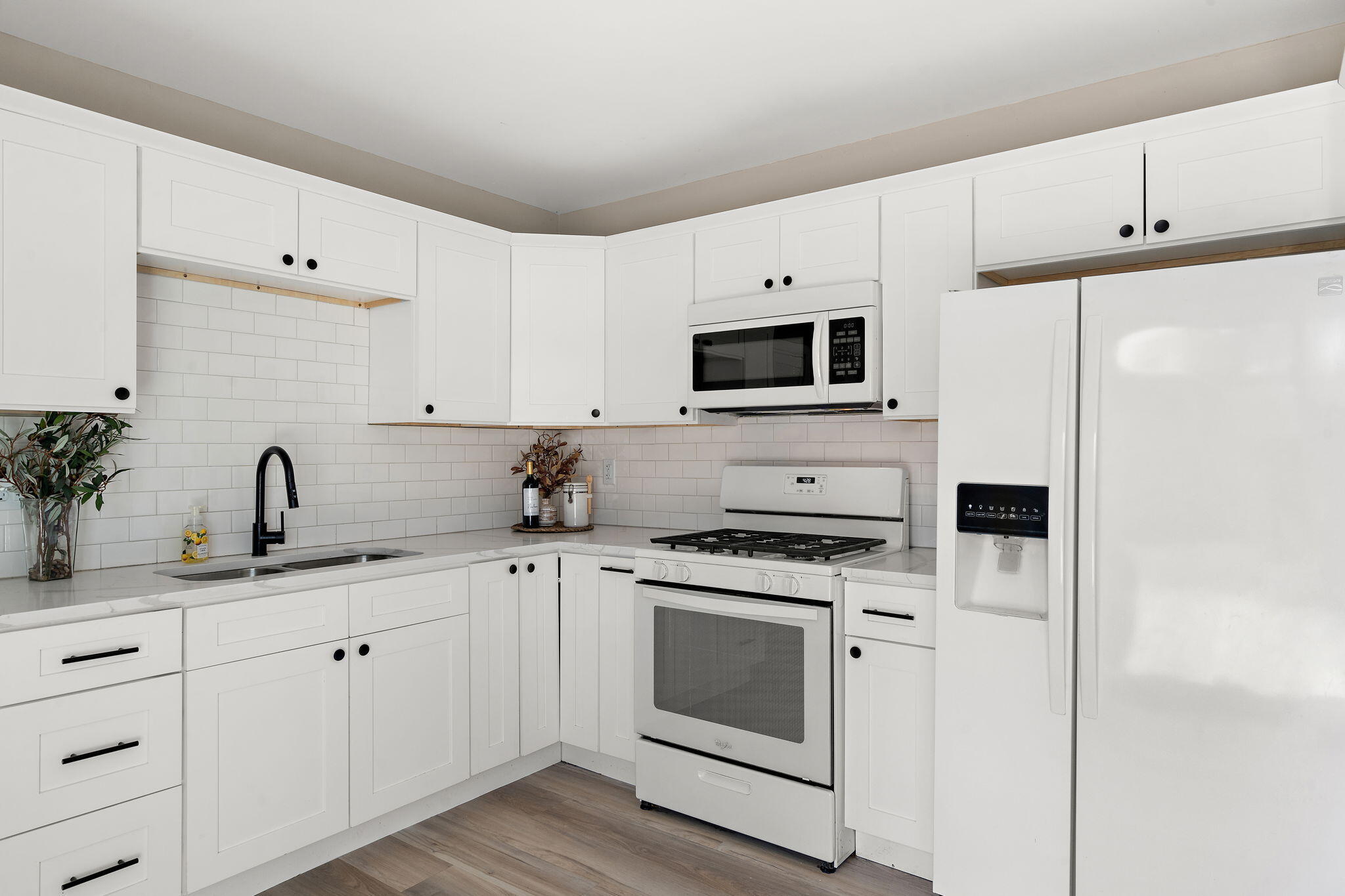 Hobart, Indiana 46342, United States, 3 Bedrooms Bedrooms, ,1 BathroomBathrooms,Residential,Active,225230