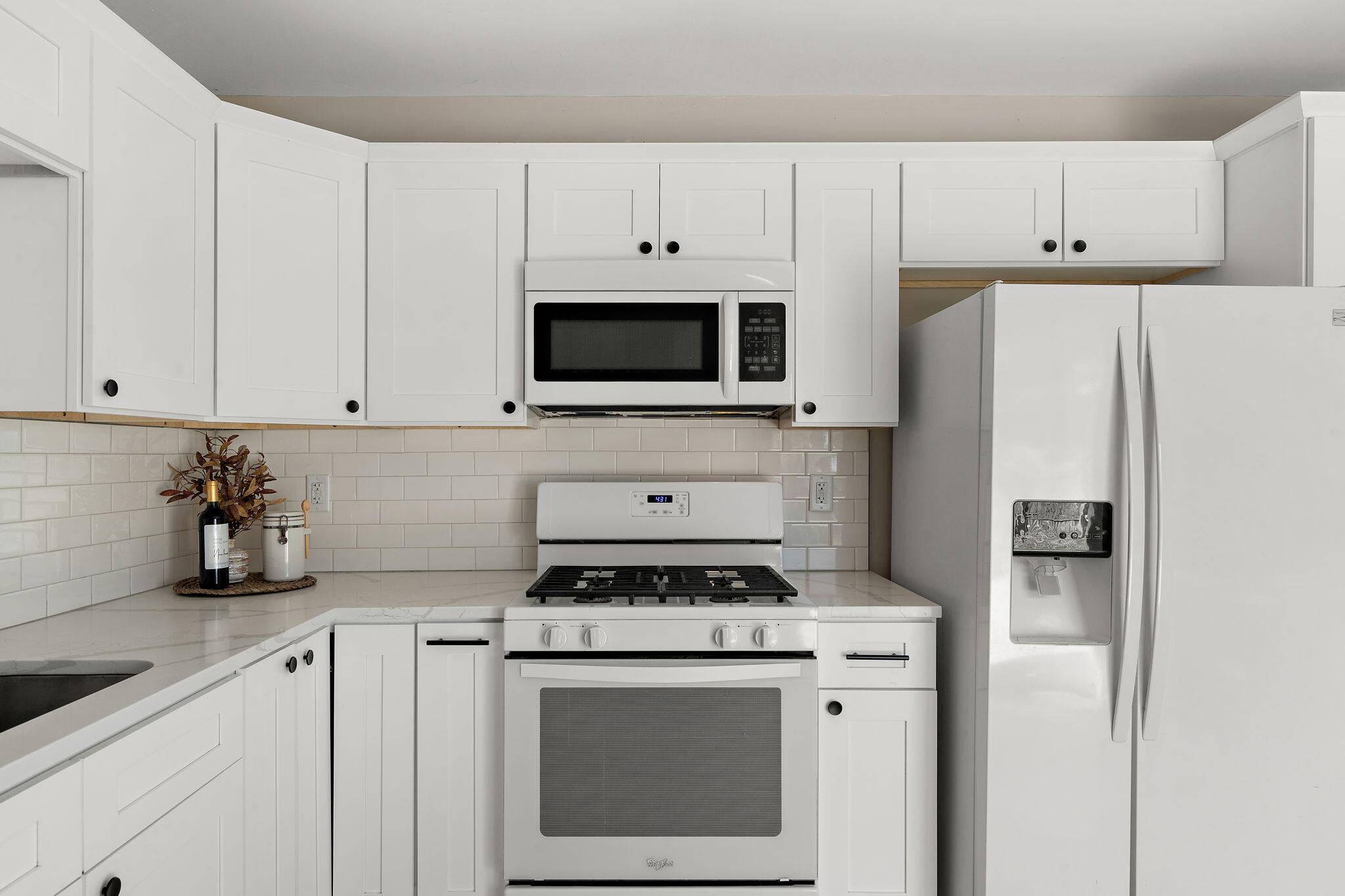 Hobart, Indiana 46342, United States, 3 Bedrooms Bedrooms, ,1 BathroomBathrooms,Residential,Active,225230