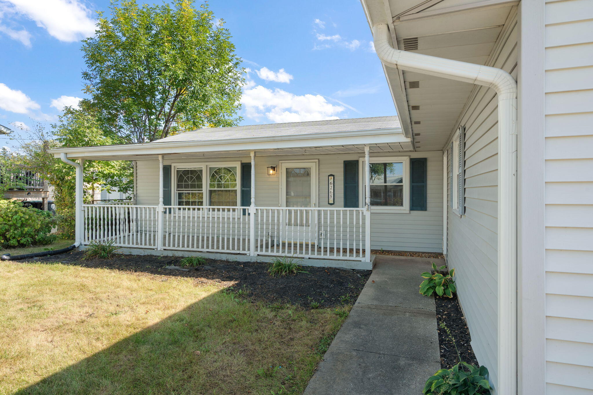 Hobart, Indiana 46342, United States, 3 Bedrooms Bedrooms, ,1 BathroomBathrooms,Residential,Active,225230