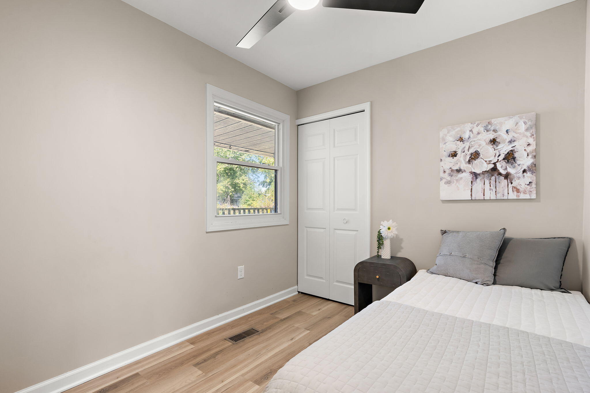 Hobart, Indiana 46342, United States, 3 Bedrooms Bedrooms, ,1 BathroomBathrooms,Residential,Active,225230