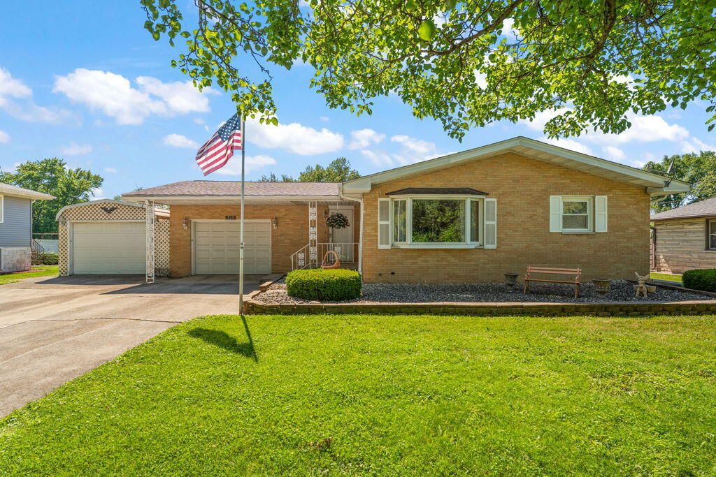 Photo of 318 N Ohio Street, Hobart, IN 46342 (MLS # 841303)
