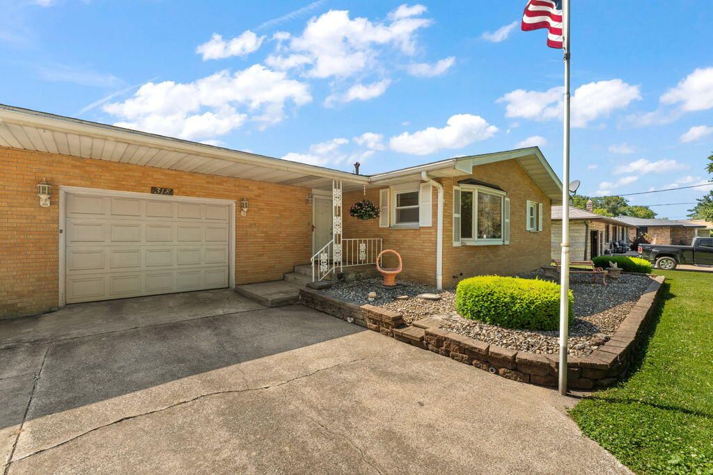Photo of 318 N Ohio Street, Hobart, IN 46342 (MLS # 841303)