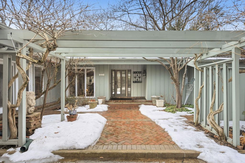 Photo of 3521 Iroquois Trail, Michigan City, IN 46360 (MLS # 832975)